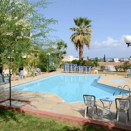 Milos 2* Malia (Crete)